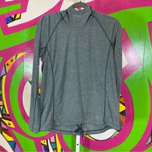 Under Armour, Loose Fit, Heat Gear Lightweight Hooded Shirt. Size Medium.